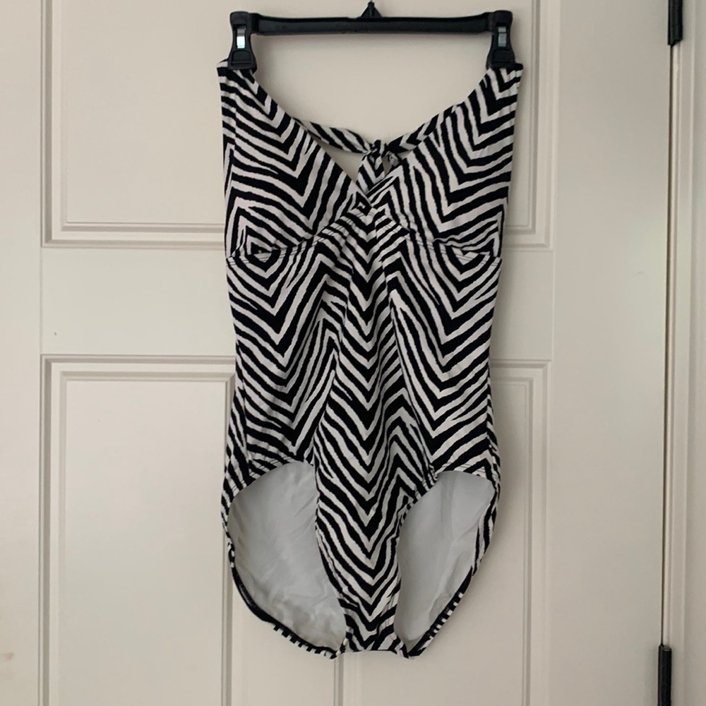 Talbots womens 10 one piece zebra swim suit
